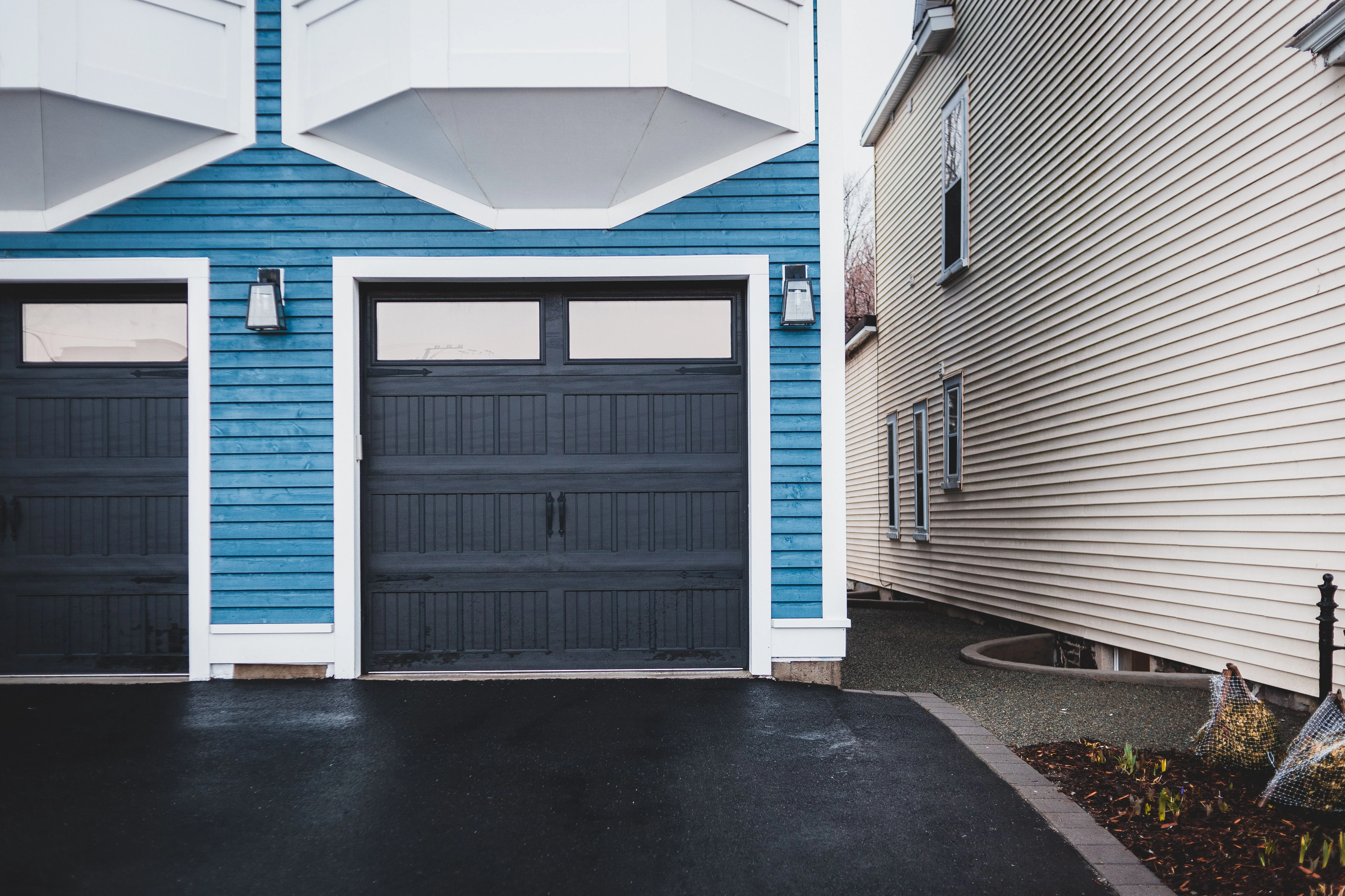 Residential garage door in Raymore